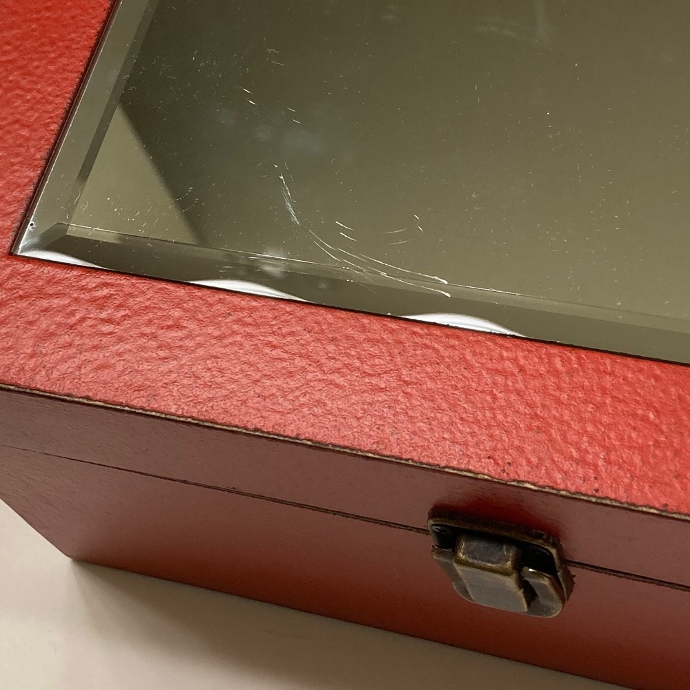 Red  box - Picture 8 of 8